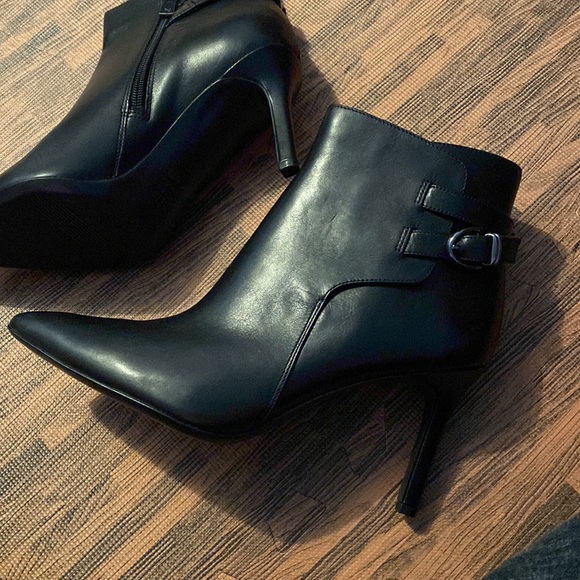 NWT naturalizer booties - Picture 5 of 8